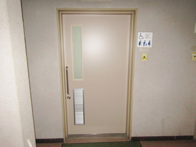 名古屋市守山区 木製ハンガードア 取り替え工事 施工後