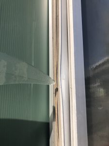 名古屋市熱田区 ガラス割れ替えの緊急対応を行いました!(工場)